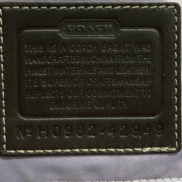 Coach Hand Bag D0982-42949 Brown/Tan with Lilac inside lining Like new - Picture 5 of 12